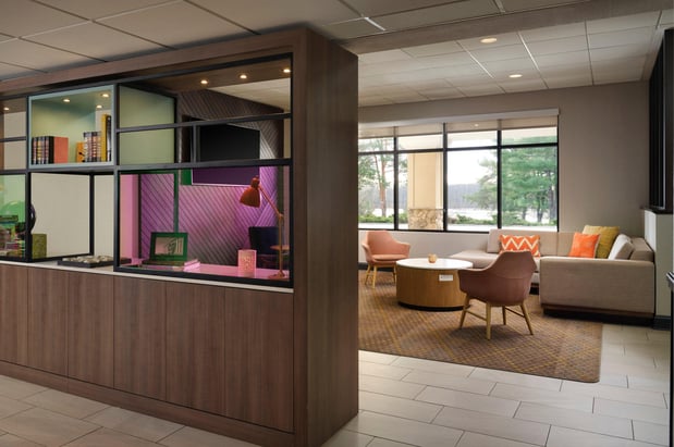 Images Holiday Inn & Suites Marlborough by IHG
