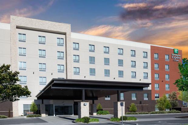 Images Holiday Inn Express & Suites Nashville Metrocenter Downtown by IHG