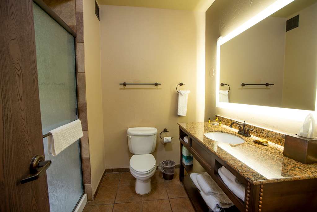 Bathroom Standard Best Western Plus Cimarron Hotel & Suites Stillwater (405)372-2878