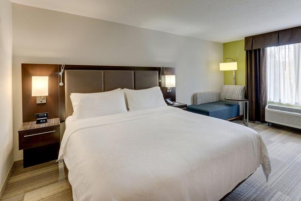 Images Holiday Inn Express & Suites Dayton-Centerville by IHG