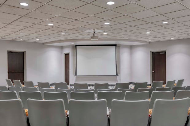 Images Crowne Plaza Indianapolis-Airport by IHG