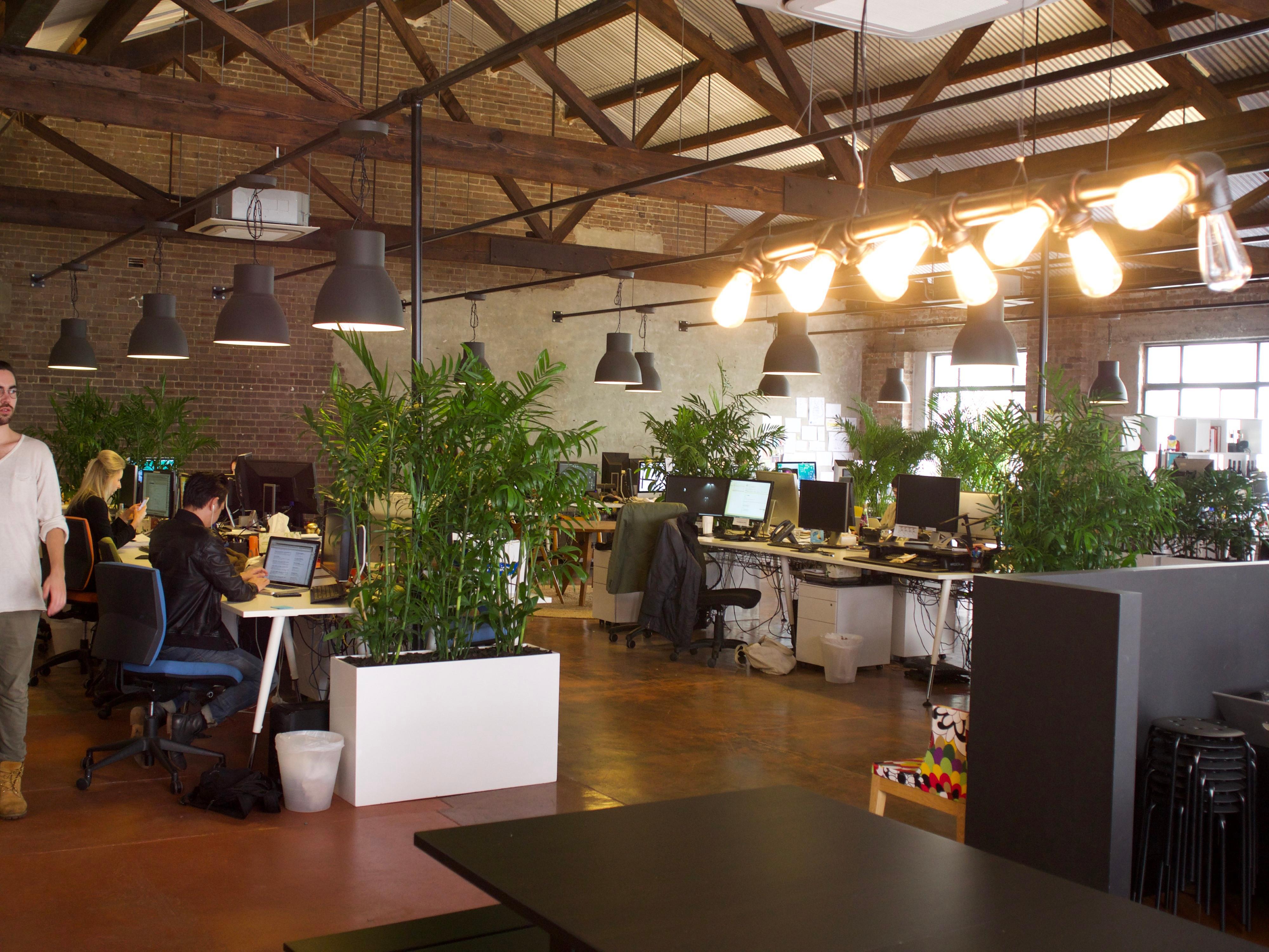 Images REBORN Digital Agency