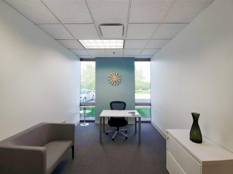 Images Regus - Indiana, Indianapolis - River Crossing at Keystone (Office Suites Plus)