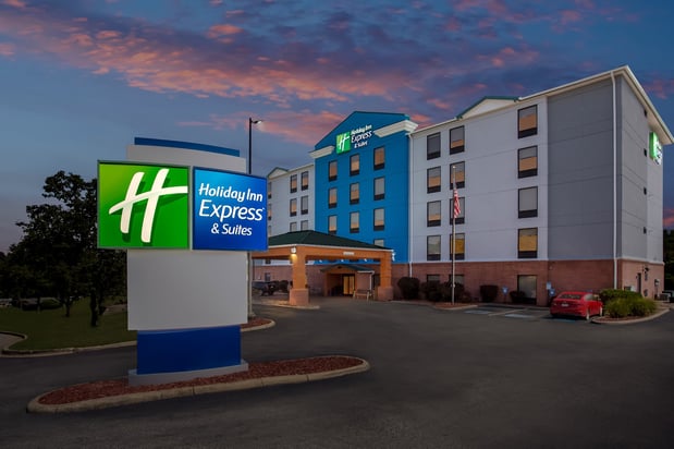 Images Holiday Inn Express & Suites Charleston-Southridge by IHG