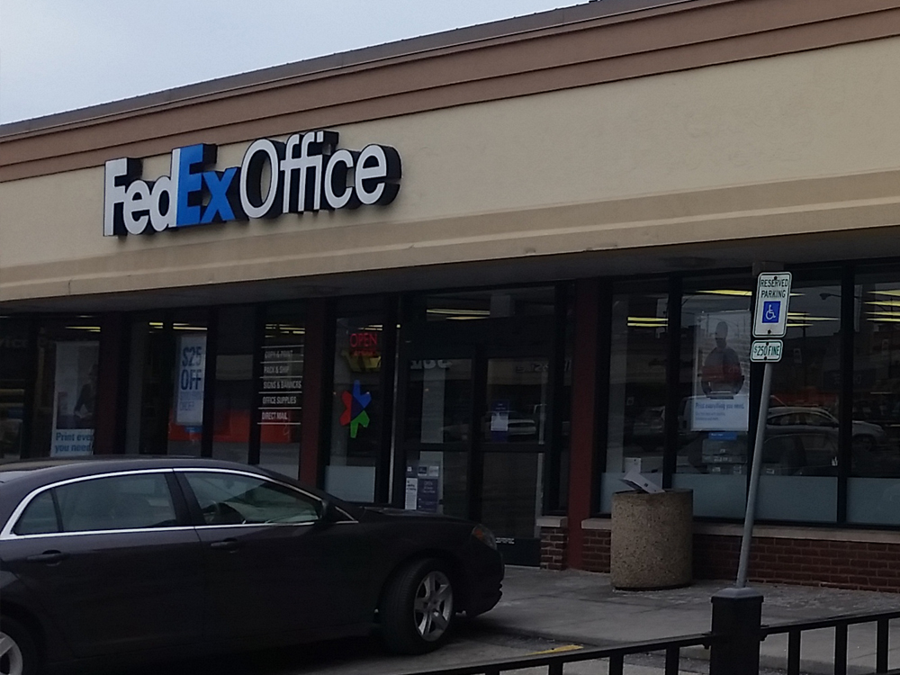 Exterior photo of FedEx Office location at 3001 N Clark St\t Print quickly and easily in the self-service area at the FedEx Office location 3001 N Clark St from email, USB, or the cloud\t FedEx Office Print & Go near 3001 N Clark St\t Shipping boxes and packing services available at FedEx Office 3001 N Clark St\t Get banners, signs, posters and prints at FedEx Office 3001 N Clark St\t Full service printing and packing at FedEx Office 3001 N Clark St\t Drop off FedEx packages near 3001 N Clark St\t FedEx shipping near 3001 N Clark St