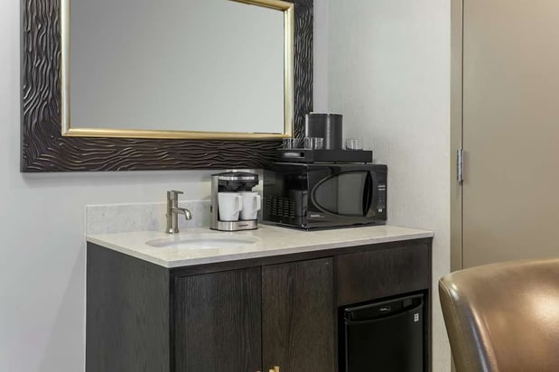 Images Embassy Suites by Hilton Syracuse Destiny USA
