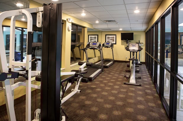 Images Holiday Inn Express & Suites Canton by IHG