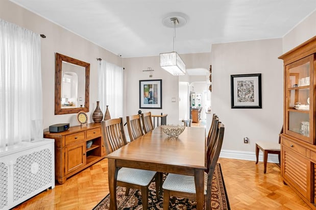 Images Tarek Hassieb, Team Tarek Real Estate Group | Liberty Realty | Hoboken Office