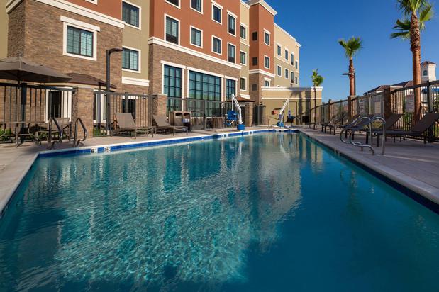 Images Staybridge Suites Phoenix – Biltmore Area by IHG