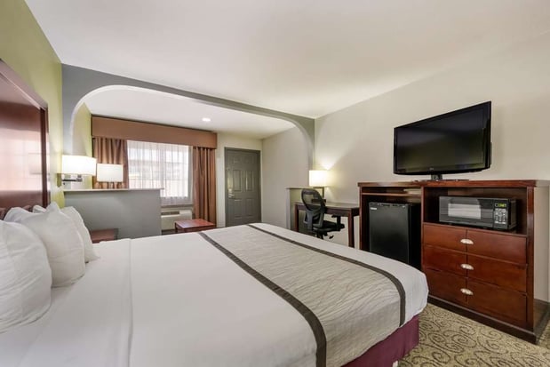 Images SureStay by Best Western Deer Park