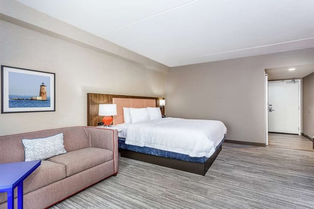 Images Hampton Inn & Suites Kittery-Portsmouth