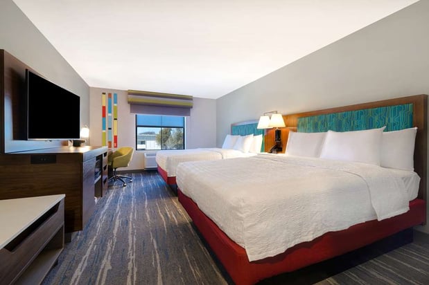 Images Hampton Inn & Suites Marina