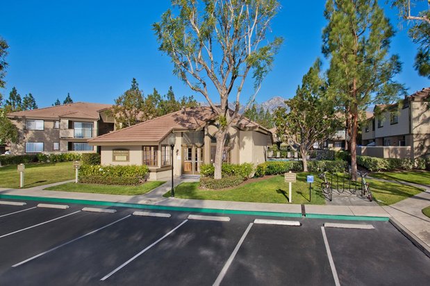Images Evergreen Apartments
