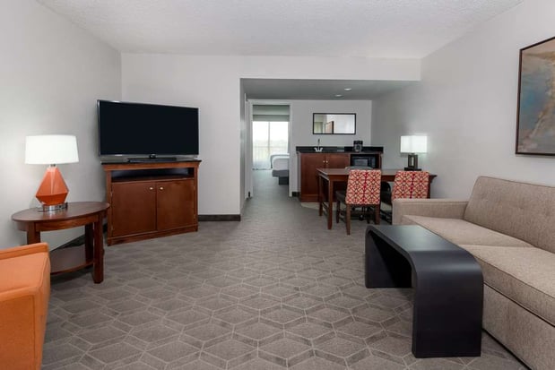 Images Embassy Suites by Hilton Dallas Park Central Area