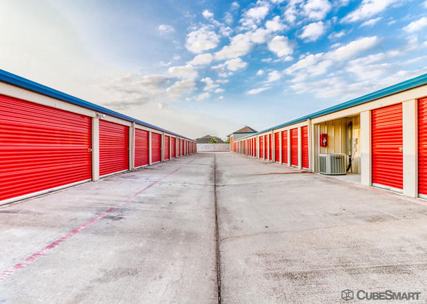 Images CubeSmart Self Storage