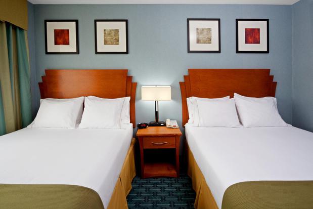 Images Holiday Inn Express LaGuardia Arpt by IHG