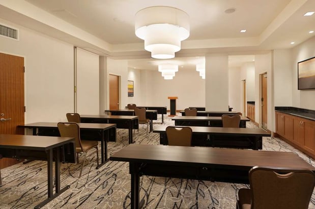 Images Hilton Garden Inn Long Island City New York