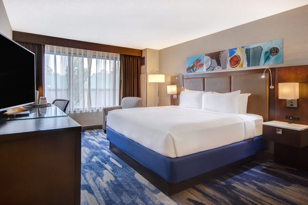 Images Crowne Plaza Auburn Hills by IHG