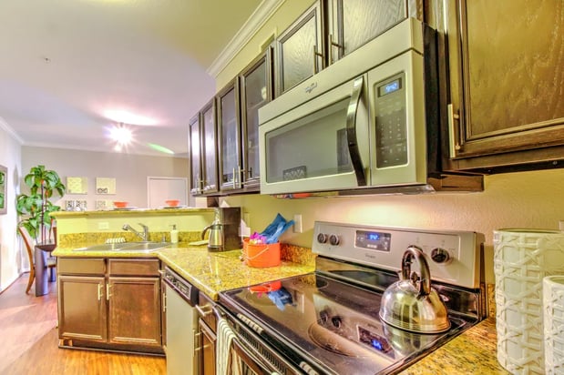 Images Stone Creek at Old Farm Apartments