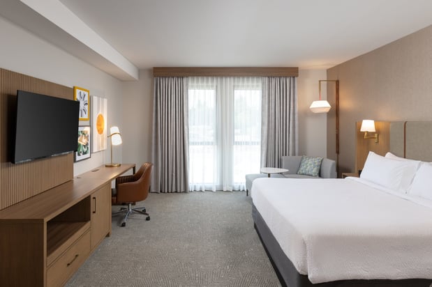 Images Holiday Inn & Suites Monterey Park - Los Angeles by IHG