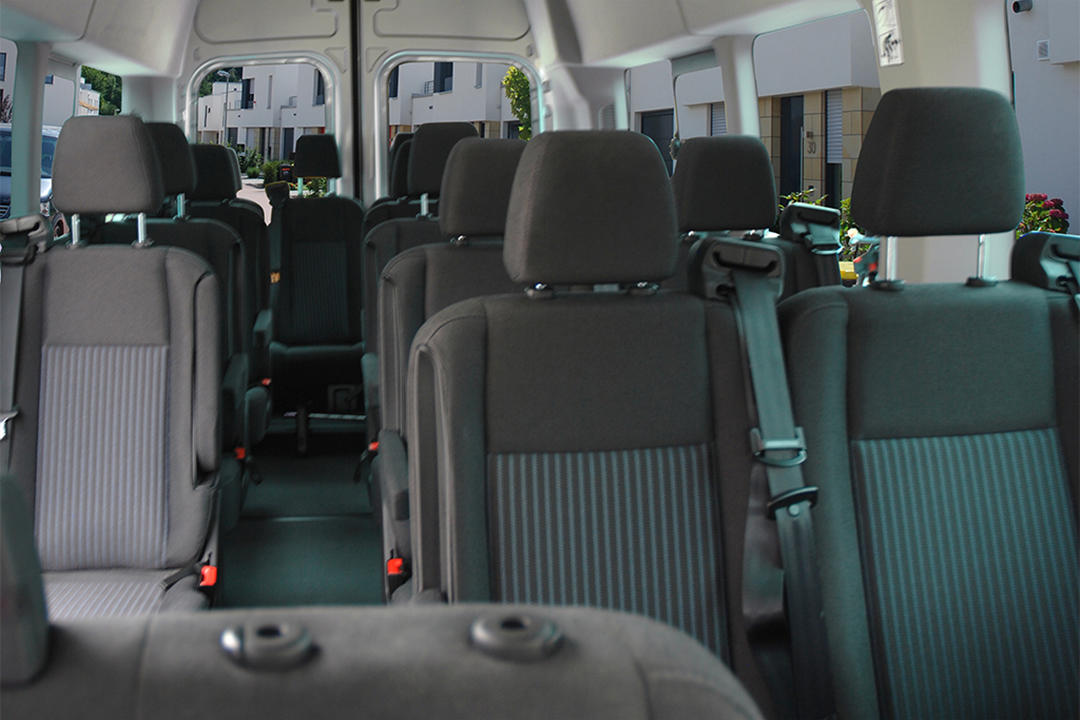 Salmi Personenbeförderung Innenraum Bus