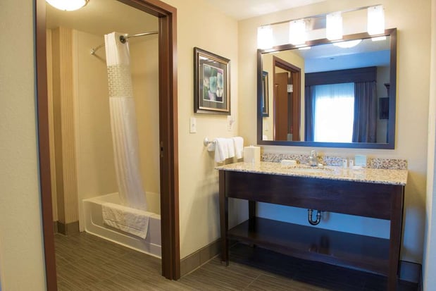 Images Hampton Inn & Suites Bismarck Northwest