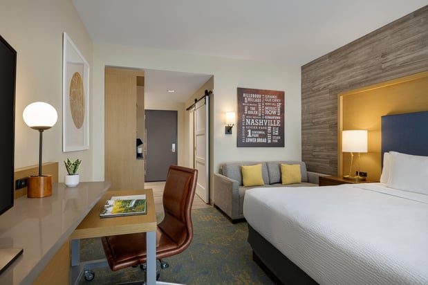 Images Holiday Inn & Suites Nashville Downtown - Broadway by IHG
