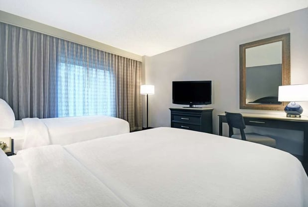 Images Embassy Suites by Hilton Charleston