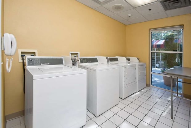 Images Hampton Inn & Suites Raleigh Cary Lenovo Center