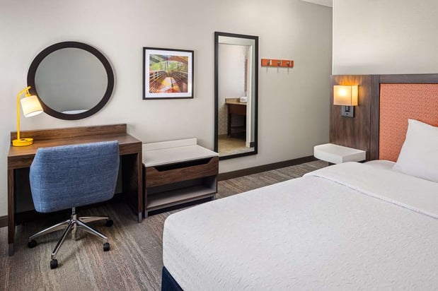 Images Hampton Inn Fairmont