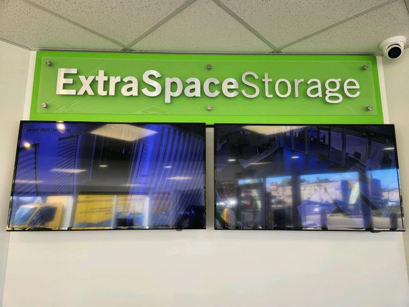 Images Extra Space Storage
