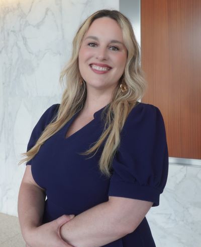 Images Laura Garza - Associate Financial Advisor, Ameriprise Financial Services, LLC