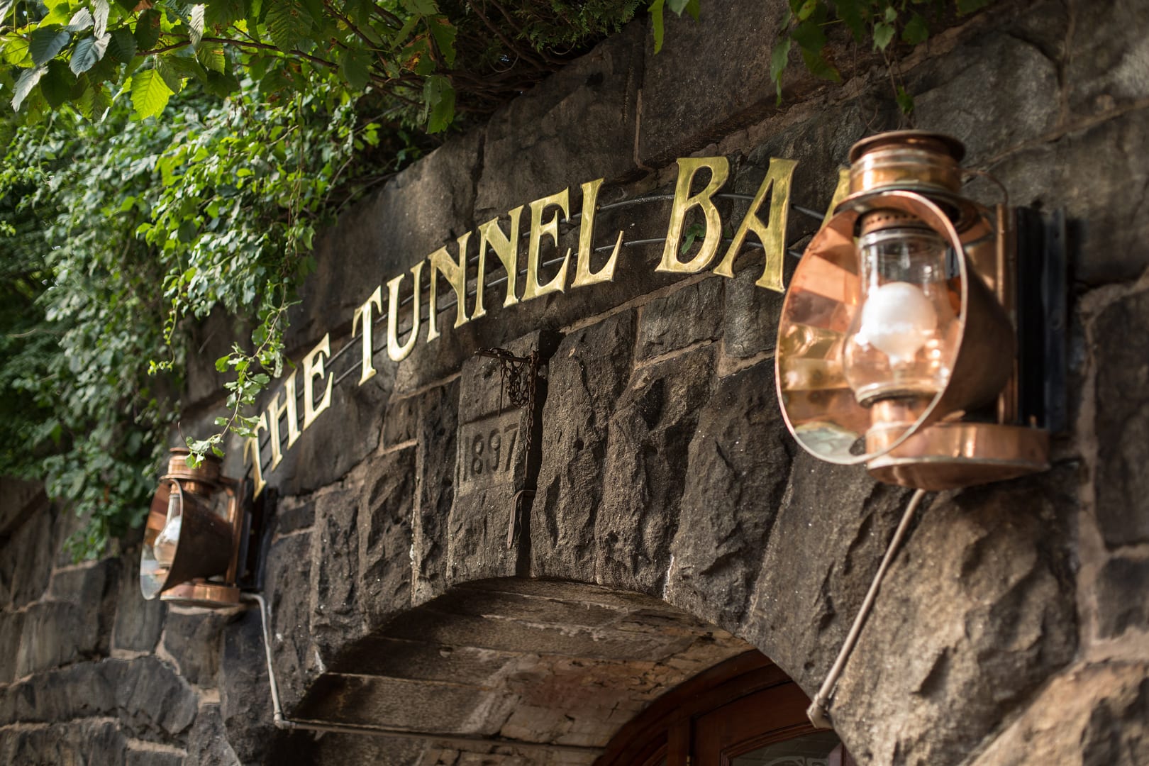 Tunnel Bar