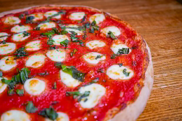 Images Caliente Pizza & Drafthouse