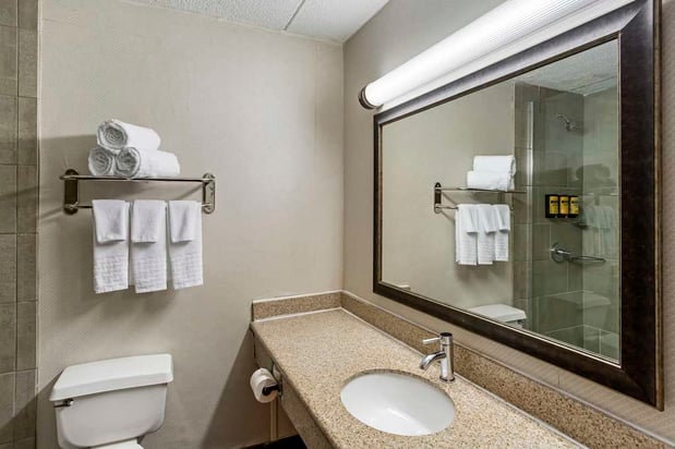 Images Best Western Plus Kingston Hotel and Conference Center