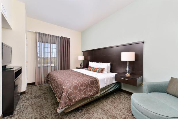 Images Staybridge Suites Ofallon Chesterfield by IHG
