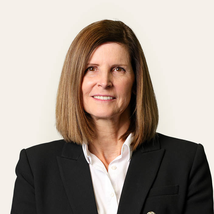 Kathy Dion headshot.