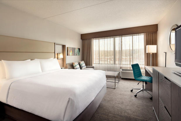 Images Crowne Plaza Englewood, an IHG Hotel