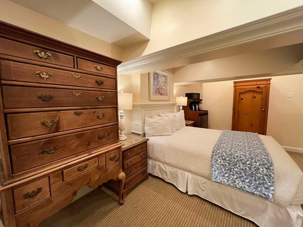 Images Best Western Grandma's Feather Bed