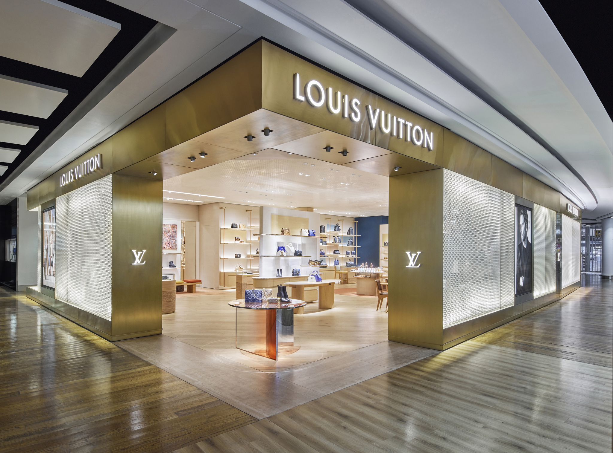 Images Louis Vuitton Heathrow T3