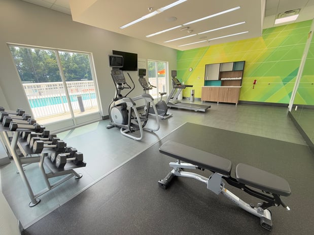 Images Holiday Inn & Suites Fayetteville W-Fort Bragg Area by IHG