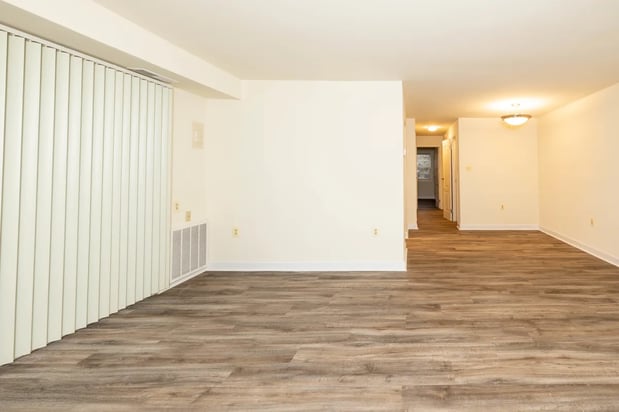 Images Seminary Roundtop Apartments