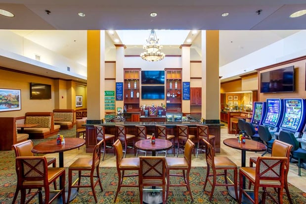 Images Hilton Garden Inn Milwaukee Northwest Conference Center
