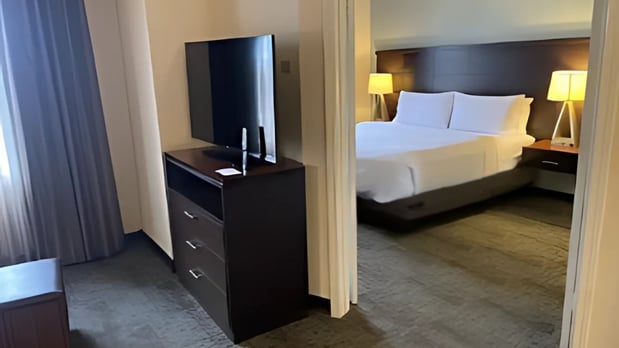 Images Staybridge Suites Chicago-Oakbrook Terrace by IHG