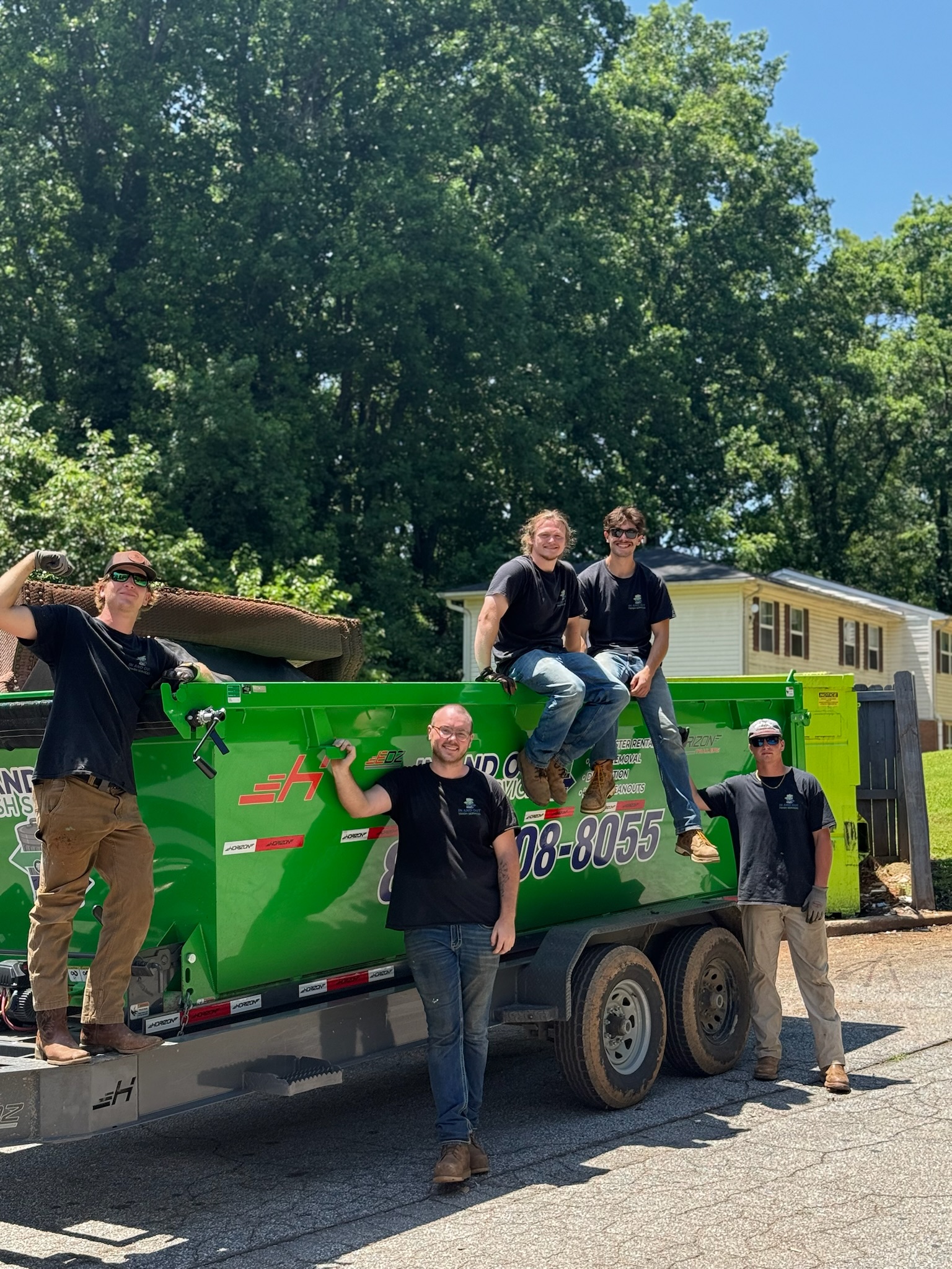 In and Out Trash Services Image