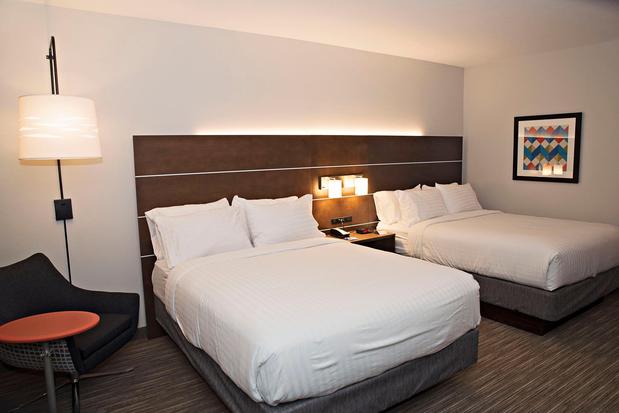 Images Holiday Inn Express & Suites Sterling, an IHG Hotel