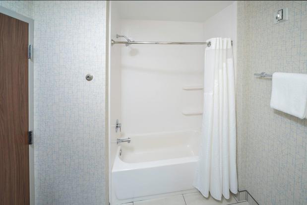 Images Holiday Inn Express & Suites Brevard – City Center by IHG