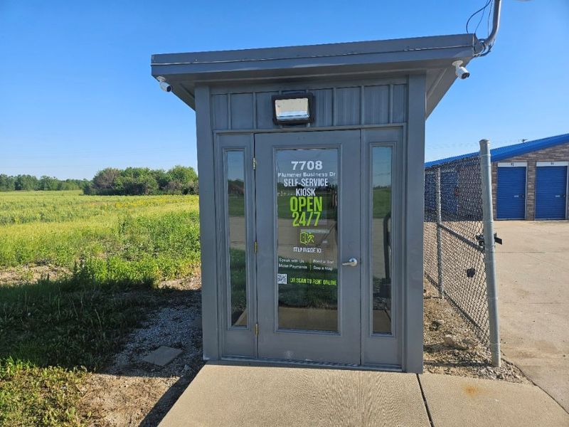 Office - Storage Express at 7708 Plummer Business Dr, Troy, IL 62294