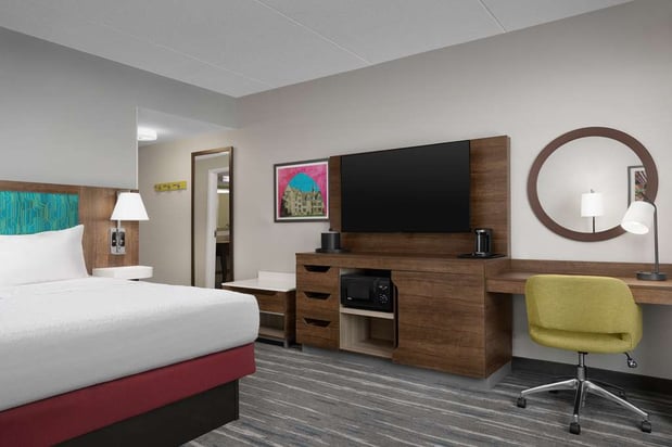 Images Hampton Inn & Suites Durham/North I-85