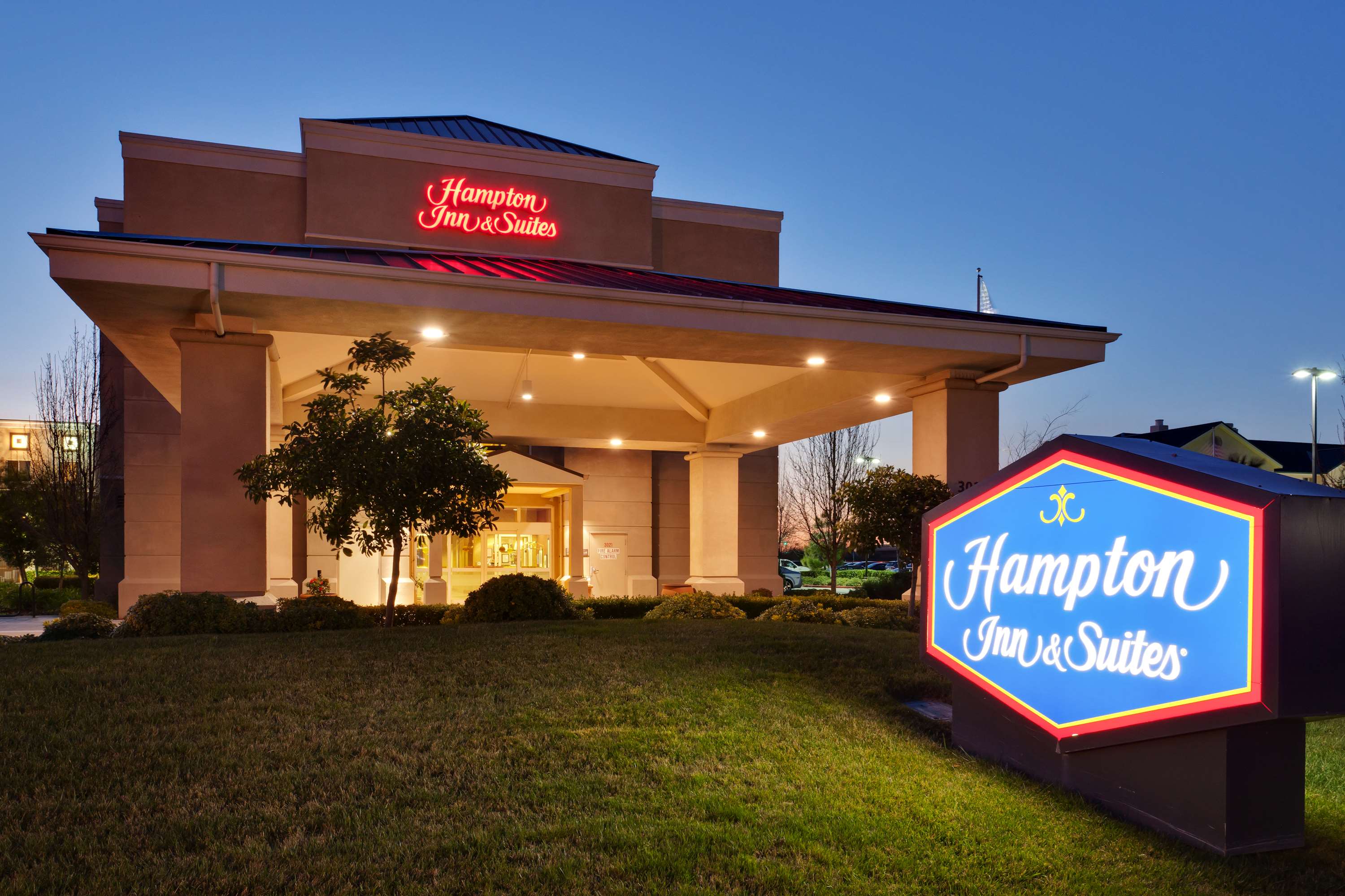 Hampton Inn & Suites Sacramento-Airport-Natomas.